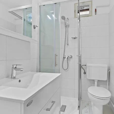 Petrinic - S By Guide Appartement Pula